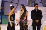 Kareena Kapoor, Dia Mirza, Madhavan at Femina Miss India Finals in Andheri Sports Complex on April 5th 2008(2).jpg