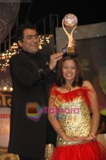 Kunal Ganjawala, Aishwarya Majumdar at Chhote Ustad finals (63).jpg