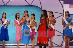 Tabu at Femina Miss India Finals in Andheri Sports Complex on April 5th 2008(3).jpg