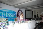 Karishma Kapoor endorses Utsav Jewellery on April 7th 2008 (1).jpg