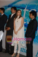 Karishma Kapoor endorses Utsav Jewellery on April 7th 2008 (4).jpg