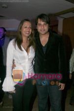 Kashmira Shah with Krishna  at Sansui Awards success bash in The Club on April 7th 2008 (69).jpg