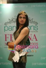 Femina Miss India finalists visit Pantaloon store in  Megamall on April 8th 2008 (31).jpg