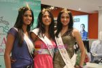 Femina Miss India finalists visit Pantaloon store in  Megamall on April 8th 2008 (35).jpg
