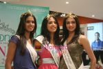 Femina Miss India finalists visit Pantaloon store in  Megamall on April 8th 2008 (40).jpg