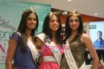 Femina Miss India finalists visit Pantaloon store in  Megamall on April 8th 2008 (41).jpg
