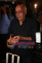 Mahesh Bhatt at Jannat press meet in Mayfair Rooms on April 8th 2008 (6).jpg