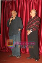 Mahesh Bhatt, Mukesh Bhatt at Jannat press meet in Mayfair Rooms on April 8th 2008 (44).jpg