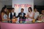 Reshmi Ghosh, Gauri and Hiten Tejwani at the launch of Pretti Slim in Kandivli on April 10th 2008 (2).jpg