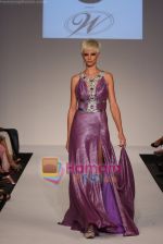Model showcasing Isla Modas designer collection in Grand Finale at Dubai Fashion Week on April 11th 2008 (10).JPG