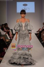 Model showcasing Isla Modas designer collection in Grand Finale at Dubai Fashion Week on April 11th 2008 (11).JPG