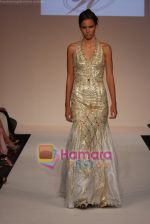 Model showcasing Isla Modas designer collection in Grand Finale at Dubai Fashion Week on April 11th 2008 (19).JPG