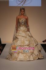Model showcasing Isla Modas designer collection in Grand Finale at Dubai Fashion Week on April 11th 2008 (26).JPG