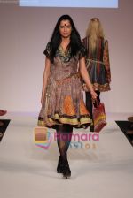 Model showcasing Vikram Phadnis designer collection at Dubai Fashion Week on April 11th 2008 (28).JPG