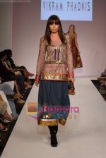 Model showcasing Vikram Phadnis designer collection at Dubai Fashion Week on April 11th 2008 (31).JPG