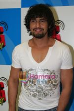 Sonu Nigam announces the Big 92.7 FM with Sonu contest in Infinity Mall on April 11th 2008 (6).JPG