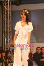 Model walks on the ramp for Neeta Lullas fashion show presented by Gitanjali in ITC Parel on April 12th 2008 (9).jpg