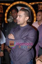 Aamir Khan at CNN IBN Real Heroes Awards in Hilton Towers on April 14th 2008 (12).jpg