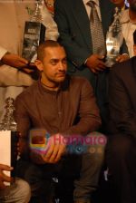 Aamir Khan at CNN IBN Real Heroes Awards in Hilton Towers on April 14th 2008 (3).jpg