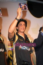 Shahrukh Khan at music launch of Nokia 2 Hot 2 Cool for Kolkata Knight Riders in Taj Land;s End on April 16th 2008 (13).jpg
