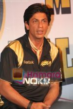 Shahrukh Khan at music launch of Nokia 2 Hot 2 Cool for Kolkata Knight Riders in Taj Land;s End on April 16th 2008 (27).jpg