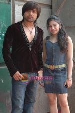 Himesh Rehammiya, Tulsi Kumar  at the Mahurat of Kajraare at Film City, Goregaon on April 29th 2008.jpg