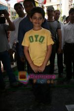 Darsheel Safary at Spykar kids Yo launch in Bandra on May 1st 2008(5).JPG