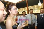 Kangana Ranaut at the launch of Joyalukkas store in Bandra,Mumbai on May 4th 2008(9).JPG