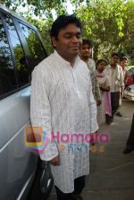 A R Rahman at the Music Launch of Jaane Tu Ya Jaane Na in Shammi Kapoor_s residence on May 20th 2008(4).JPG