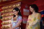Soha Ali Khan and Sharmila Tagore at Brooke Bond celebration for 100 crore consumers in Trident on May 21st 2008(27).JPG