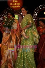 Hema Malini at Tagore_s birth anniversary concert in Nehru Centre on May 24th 2008 (4).JPG