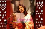 Kavita Krishnamurthy at Tagore_s birth anniversary concert in Nehru Centre on May 24th 2008 (4).JPG