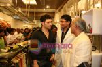 Shiney Ahuja at the Libaas store launch in Phoenix Mill on May 29th 2008(2).JPG