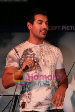 John Abraham at Aashayein event in Bandra on May 30th 2008(15).JPG