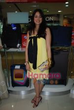 Vidya Malvade at Father_s day celebration hosted by American Tourister on Jun 13th 2008 (7).JPG