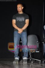 Aamir Khan at Grand Finale of the 10th Osian_s Cinefan Film Festival in Mumbai, NCPA on June 14th 2008 (14).JPG
