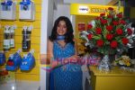 Sarah Jane launches RPG Telecom_s store at Oberoi Mall on 19th June 2008(10).JPG