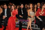 Shahrukh and Gauri at Zee Awards.jpg