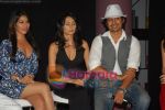 Rannvijay,Anusha Dandekar with Sophie Chaudhary at MTV License to Flirt launch at Taj Hotel on June 25th 2008(22).JPG