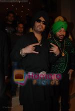 Mika Singh, Daler Mehndi at the music launch of Singh is King in Enigma on June 26th 2008(22).JPG