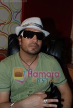 Mika Singh at the recording of Mansi Scott_s debut album with Mika Singh at MEET Brothers recording studio on 27th June 2008 (3).JPG