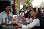 Rani Mukherjee on a road trip to promote Thoda Pyaar Thoda Magic on July 1st 2008(22).JPG