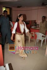 Rani Mukherjee on a road trip to promote Thoda Pyaar Thoda Magic on July 1st 2008(24).JPG