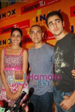 Aamir Khan,Imran Khan and Genelia D�Souza at Jaane Tu Ya Jaane Na team at Inox on July 4th 2008(17).JPG