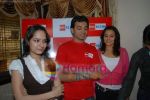 Vidya Balan Meets Winners of Big Fm 92.7 contest in Bandra on July 15th 2008 (34).JPG