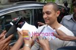 Aamir Khan at Tare Zameen Par DVD Launch in Darsheel_s School on July 25th 2008(17).JPG