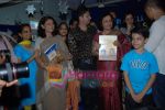 Aamir Khan, Darsheel Safary at Tare Zameen Par DVD Launch in Darsheel_s School on July 25th 2008(20).JPG