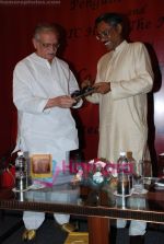 Gulzar at Selective poems book launch by Gulzar in ITC Grand Maratha on July 26th 2008(4).JPG