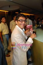 Vrajesh Hirjee at Amit Behl_s brother wedding reception in Fun Republic on July 28th 2008(2).jpg