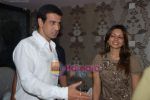 Ronit Roy, Shama Sikander at the launch of Zoom Tv_s Bollywood Club show in D Ultimate Club on August 18th 2008 (2).JPG